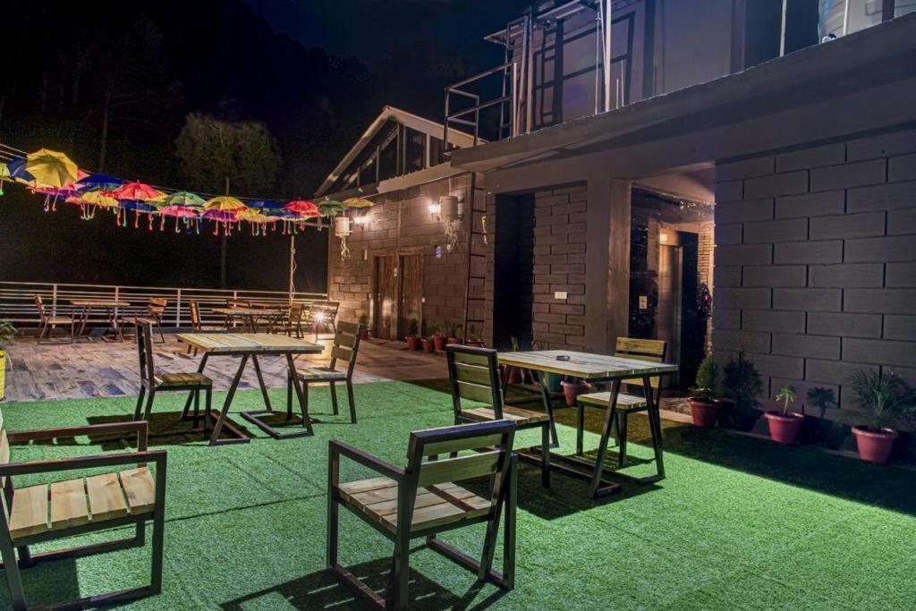 Bed and Breakfast Hillcrest Heights à Kasauli Extérieur photo
