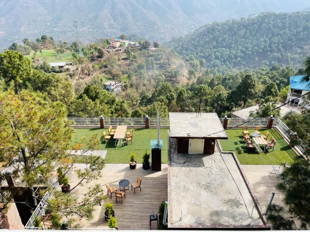Bed and Breakfast Hillcrest Heights à Kasauli Extérieur photo