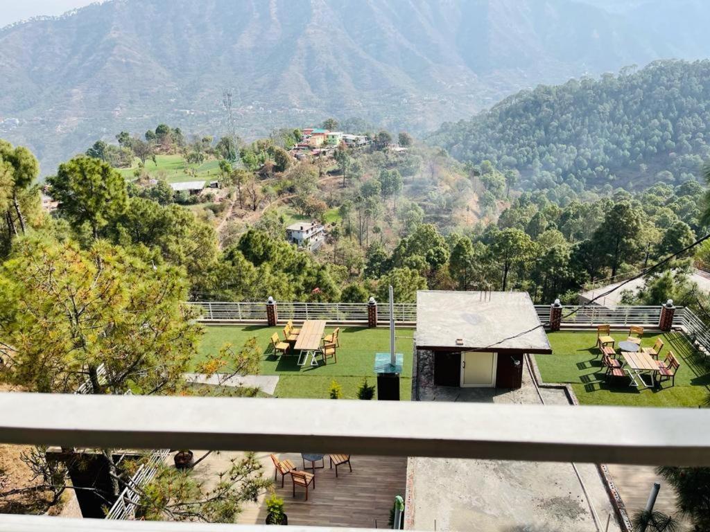 Bed and Breakfast Hillcrest Heights à Kasauli Extérieur photo