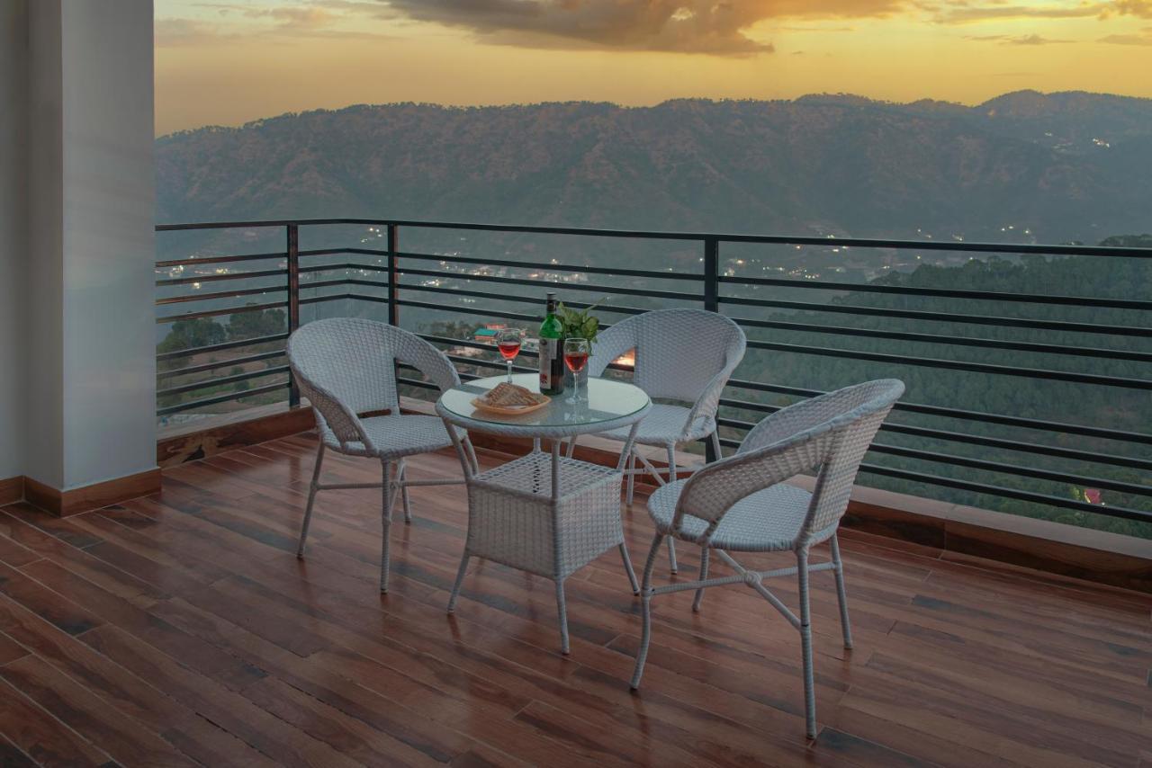 Bed and Breakfast Hillcrest Heights à Kasauli Extérieur photo