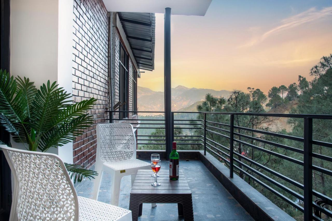 Bed and Breakfast Hillcrest Heights à Kasauli Extérieur photo